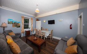 Super Central 4Bedroom Apartment At The Meadows